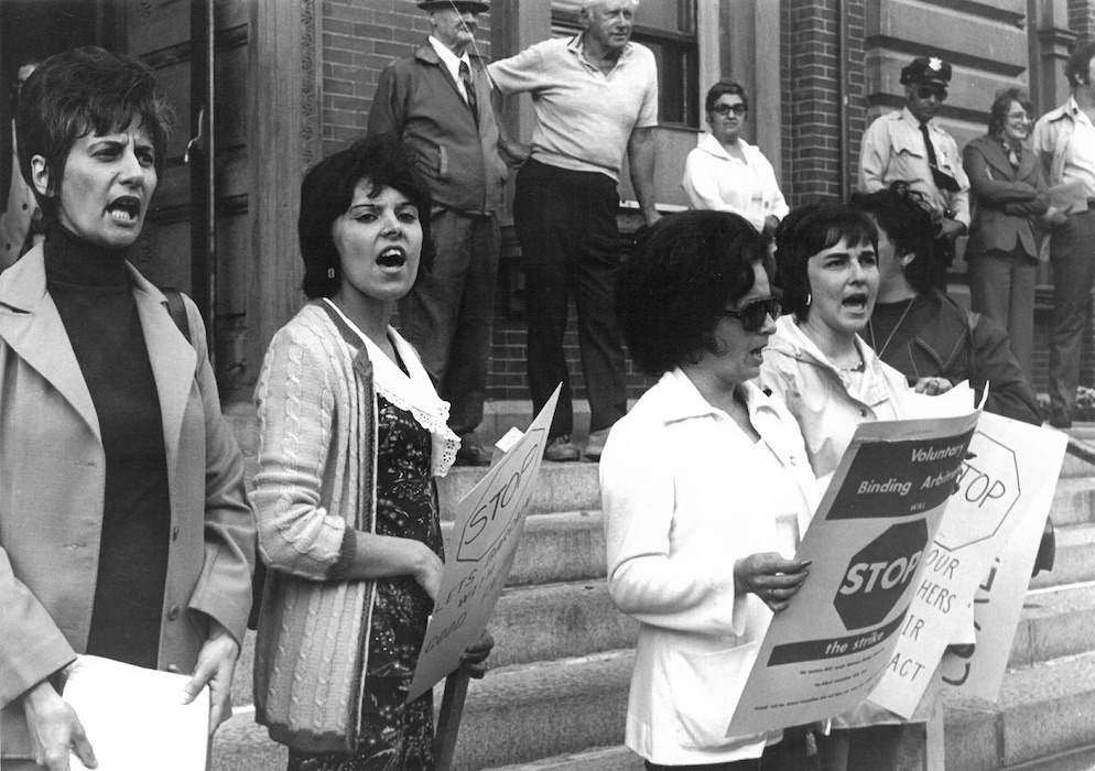 Crowd of picketers.